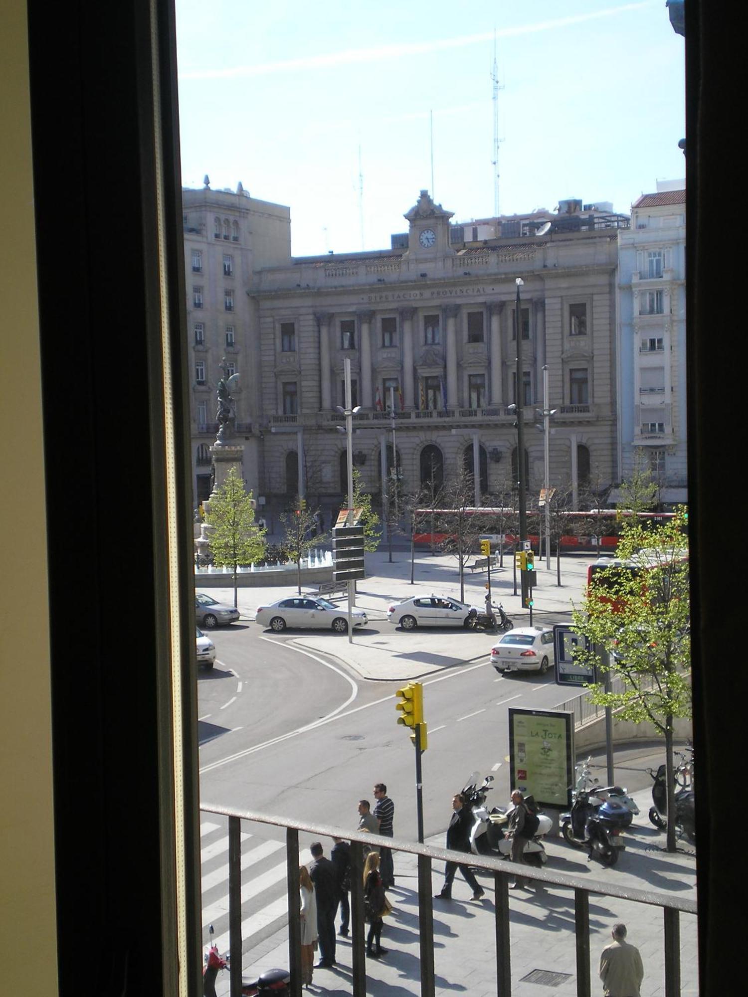 Apartamentos Plaza Espana Deluxe サラゴサ エクステリア 写真