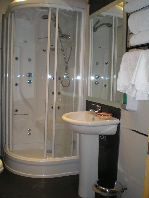 Apartamentos Plaza Espana Deluxe サラゴサ エクステリア 写真
